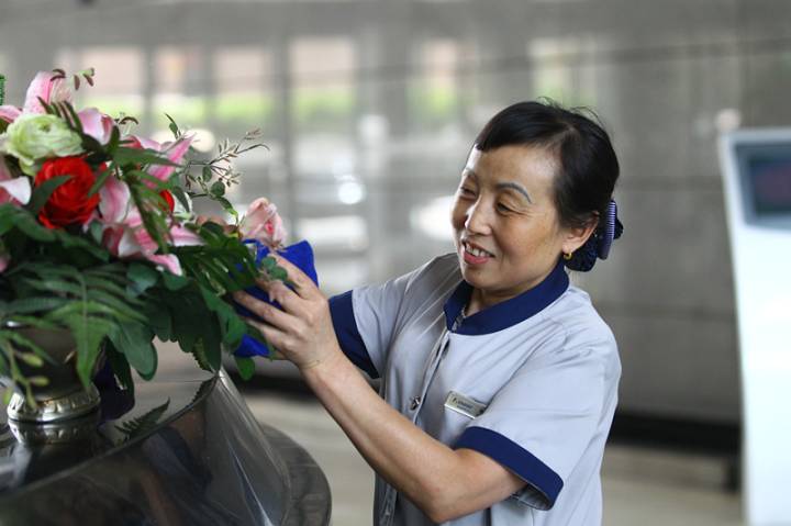 楷林”實力派保潔女神“登上今日大河報頭版! 楷林”實力派保潔女神“登上今日大河報頭版!