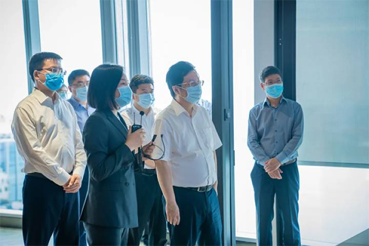 長沙市委書記胡衡華赴楷林國際 調研岳麓區經濟社會發展情況