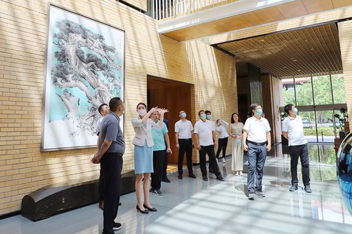 金沙集團管理層一行走進楷林考察交流 金沙集團管理層一行走進楷林考察交流